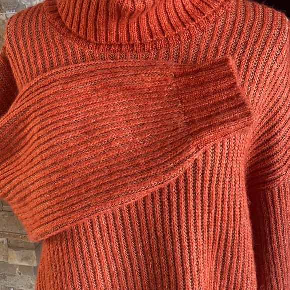 Old Navy dark rust (orange) cozy heathered rib-knit turtleneck sweater - Picture 4 of 16